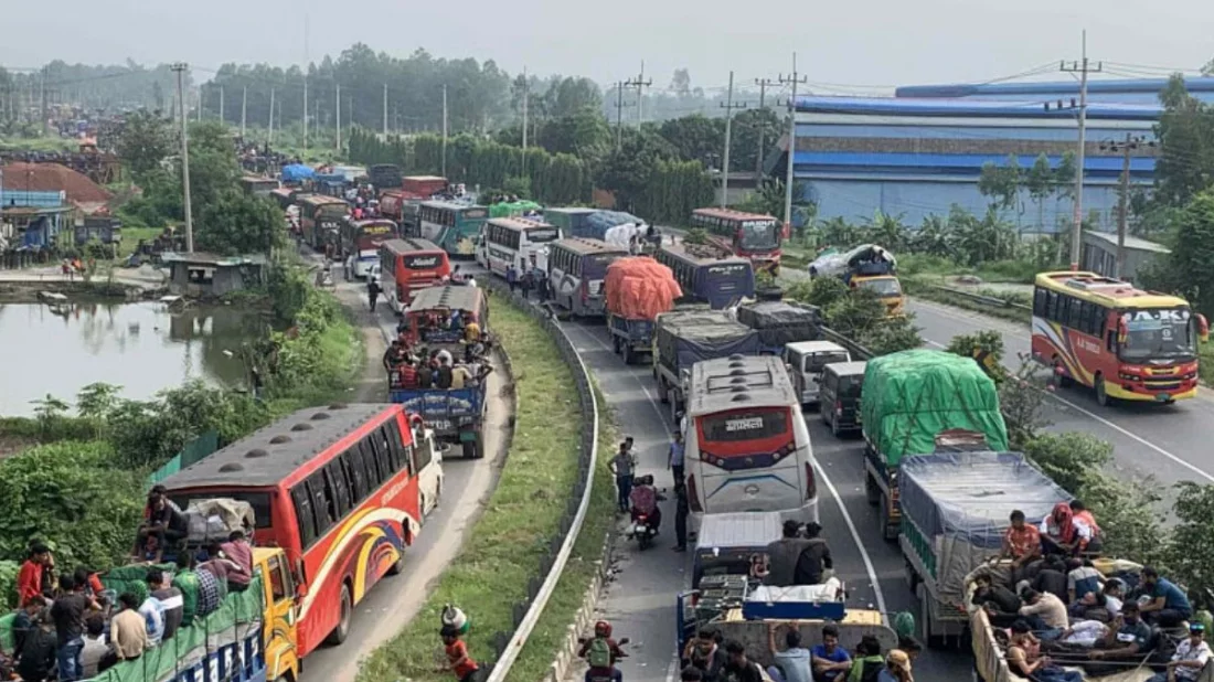 যমুনা সেতু এলাকায় দীর্ঘ ২৫ কিলোমিটার যানজট